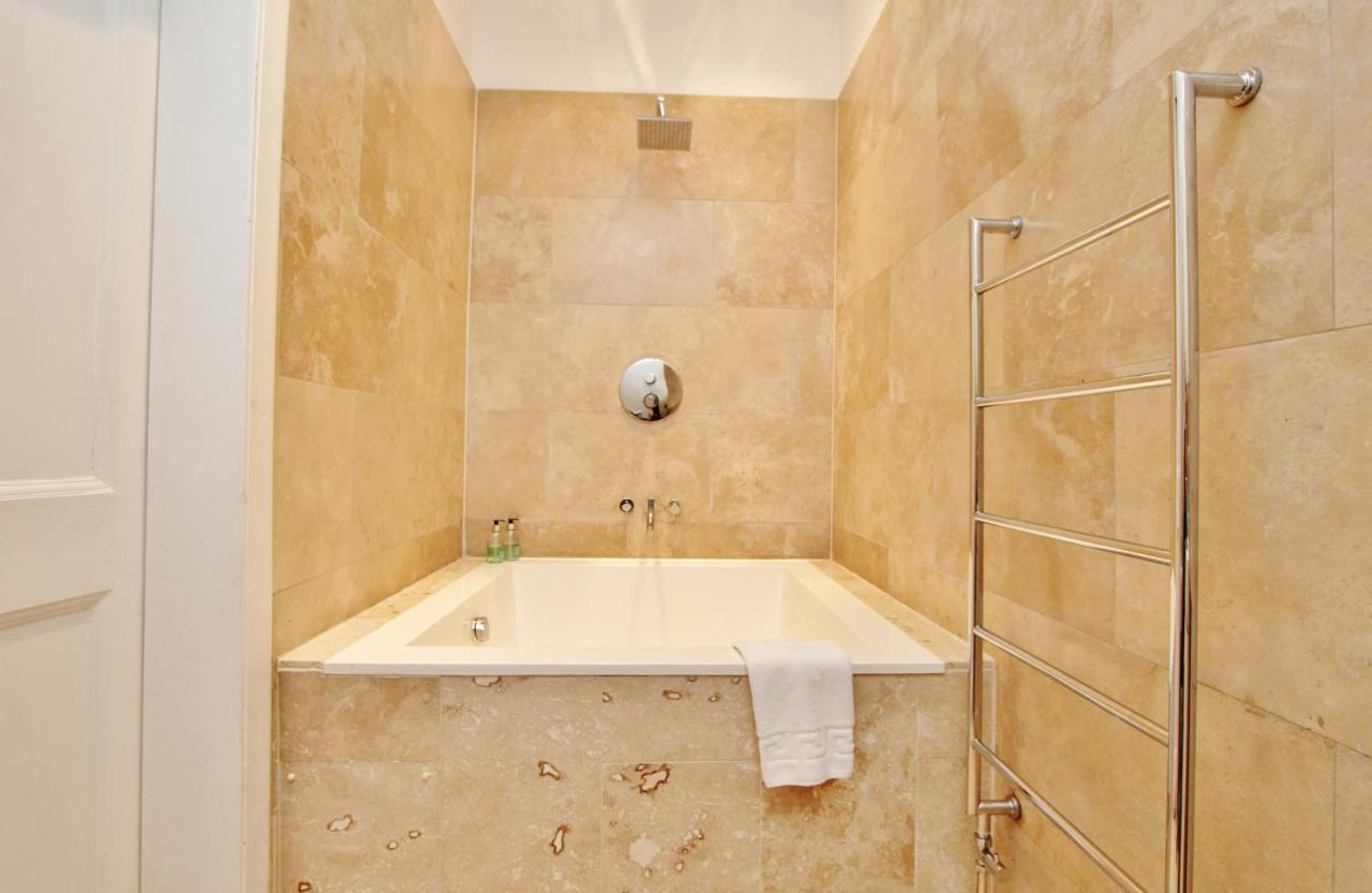 Ramsay Garden - Spacious 3-Bedroom Apartment Next To Edinburgh Castle Eksteriør bilde