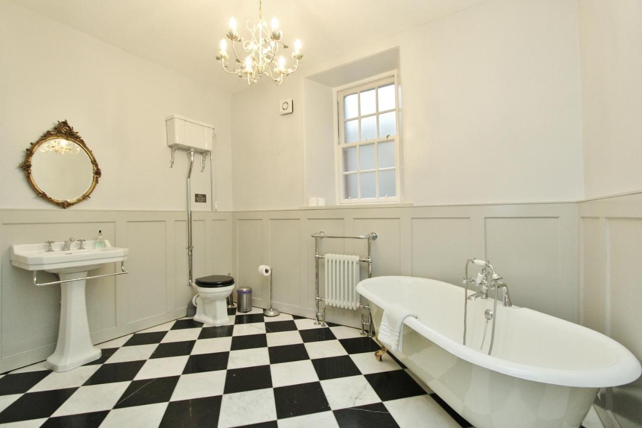 Ramsay Garden - Spacious 3-Bedroom Apartment Next To Edinburgh Castle Eksteriør bilde