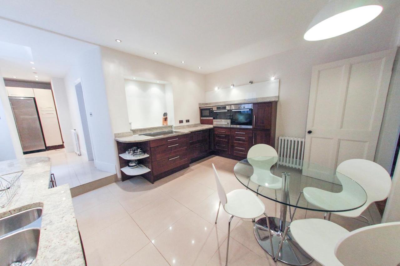 Ramsay Garden - Spacious 3-Bedroom Apartment Next To Edinburgh Castle Eksteriør bilde