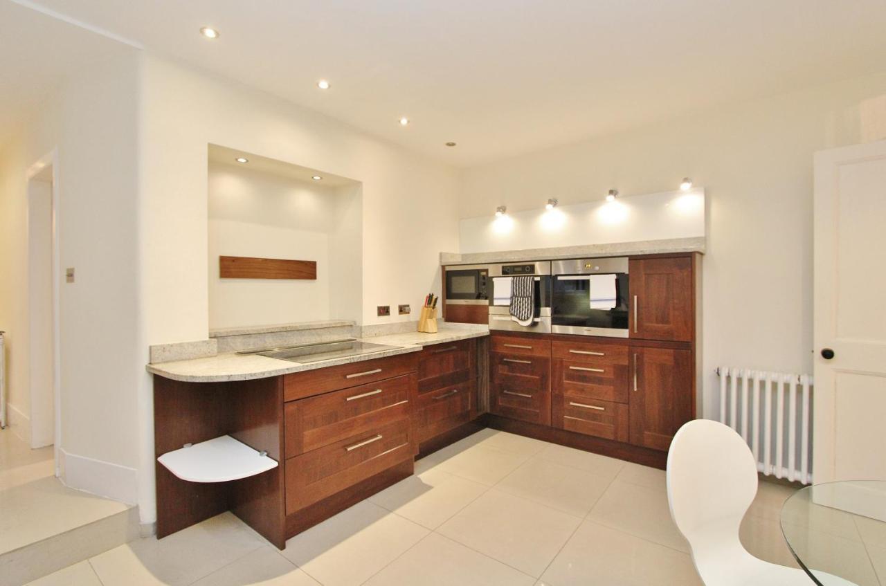 Ramsay Garden - Spacious 3-Bedroom Apartment Next To Edinburgh Castle Eksteriør bilde